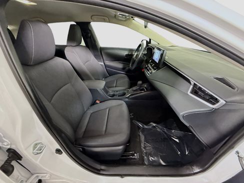 Used 2025 Toyota Corolla LE FWD image 28