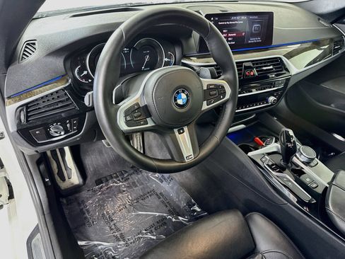 Used 2019 BMW 540i w/ M Sport Package RWD image 23