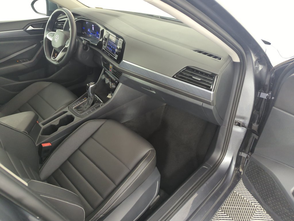 Used 2024 Volkswagen Jetta SE FWD image 35