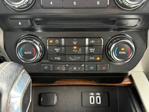 Used 2016 Ford F150 Lariat w/ Equipment Group 501A Mid AWD/4WD image 28