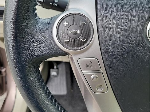 Used 2017 Toyota Prius V Five w/ Advanced Technology Package FWD image 18