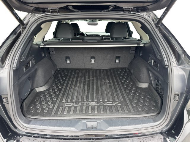 Used 2025 Subaru Outback Onyx Edition XT AWD/4WD image 18