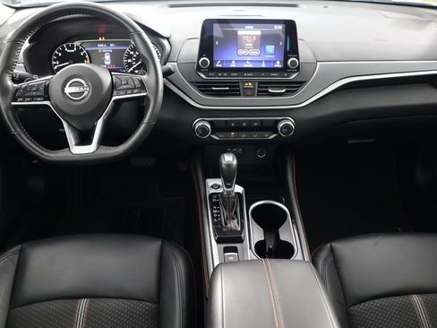 Used 2023 Nissan Altima 2.5 SR AWD/4WD image 2