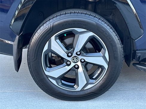 Used 2021 Toyota RAV4 SE image 8