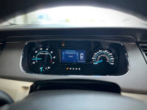 Used 2015 Ford Taurus SE image 15