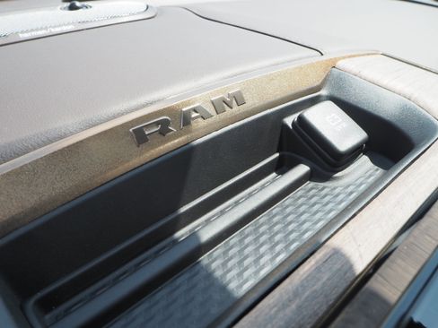 New 2025 RAM 1500 Limited image 34