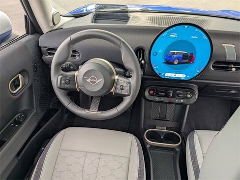 Used 2025 MINI Cooper 2-Door Hardtop image 30