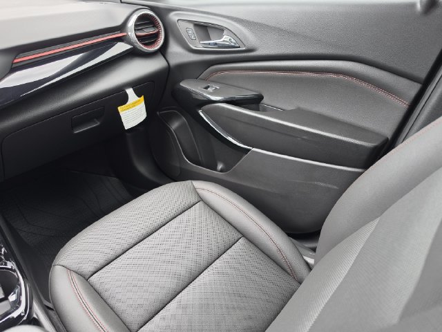 New 2026 Chevrolet Trax RS w/ Sunroof Package FWD image 18