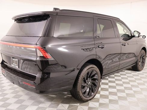 New 2025 Lincoln Navigator Reserve w/ Jet Appearance Package image 23