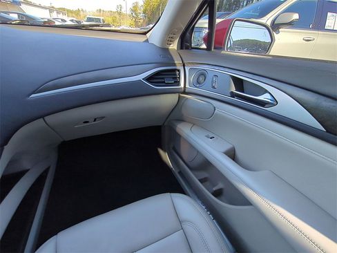 Used 2019 Lincoln MKZ Reserve w/ Reserve Plus Package image 17