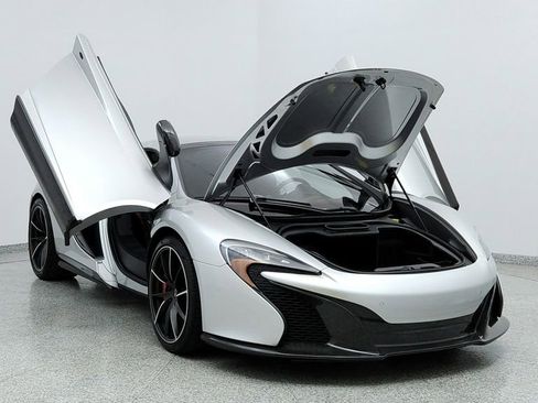 Used 2015 McLaren 650S Spider image 12
