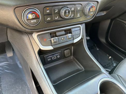 Used 2023 GMC Terrain SLT AWD/4WD image 40