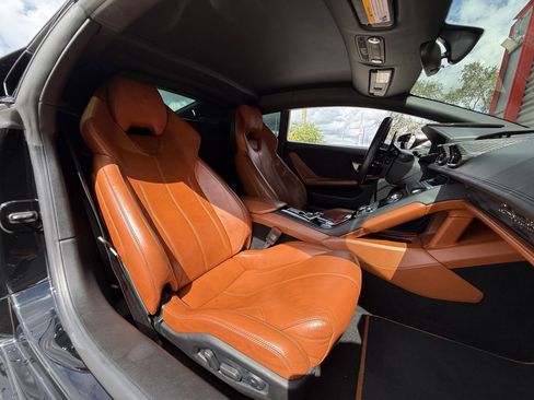 Used 2016 Lamborghini Huracan LP 610-4 image 17