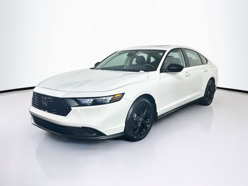 Used 2025 Honda Accord SE image 3