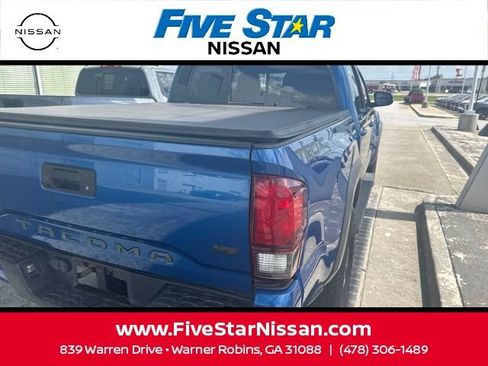 Used 2018 Toyota Tacoma TRD Off-Road w/ TRD Premium Off Road Package RWD image 9