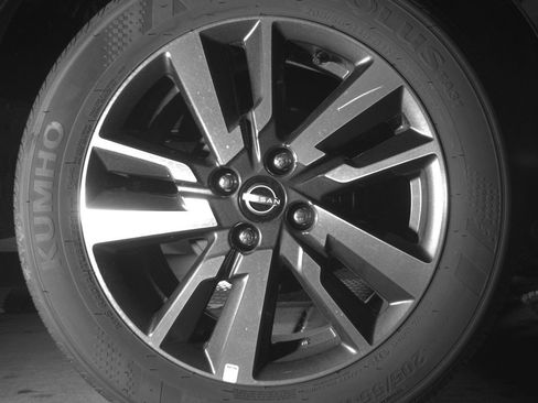 Used 2025 Nissan Versa SV image 15