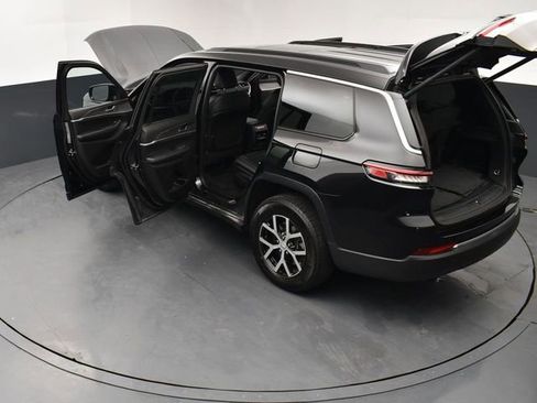 Used 2025 Jeep Grand Cherokee L Limited w/ Luxury Tech Group II AWD/4WD image 28