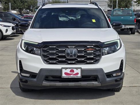 Used 2023 Honda Passport TrailSport image 2