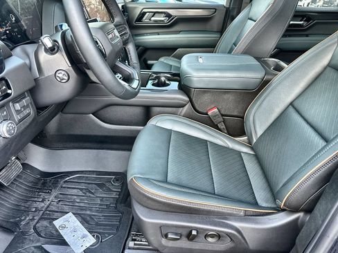 New 2026 GMC Yukon AT4 w/ AT4 Premium Plus Package AWD/4WD image 24