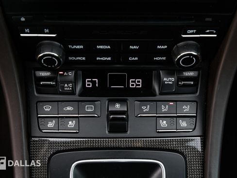 Used 2018 Porsche 911 Turbo S image 33