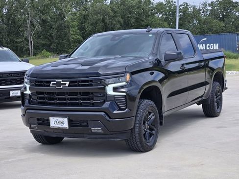 Used 2024 Chevrolet Silverado 1500 LT Trail Boss AWD/4WD image 4