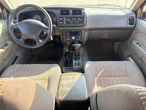 Used 2000 Nissan Xterra XE AWD/4WD image 18
