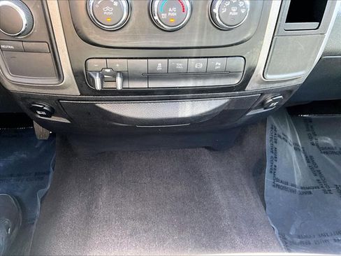 Used 2015 RAM 2500 Tradesman w/ Chrome Appearance Group image 23