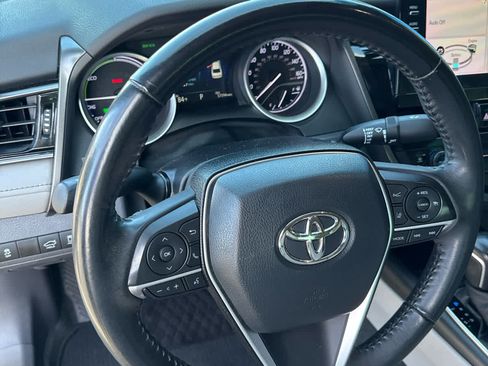 Used 2022 Toyota Camry XLE FWD image 14