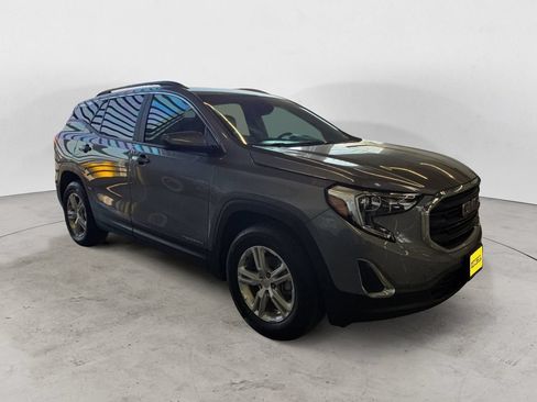 Certified 2021 GMC Terrain SLE w/ Driver Convenience Package AWD/4WD image 3