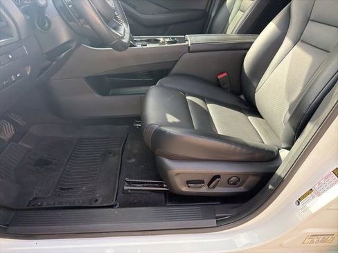 Used 2023 Nissan Rogue SV w/ SV Premium B Package image 17