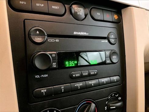 Used 2005 Ford Mustang GT Premium RWD image 20
