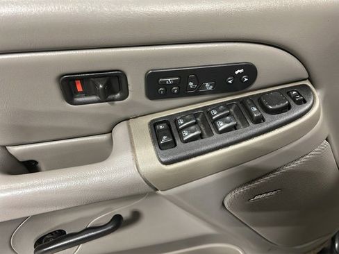 Used 2005 Chevrolet Tahoe LT w/ LT Preferred Equipment Group image 11