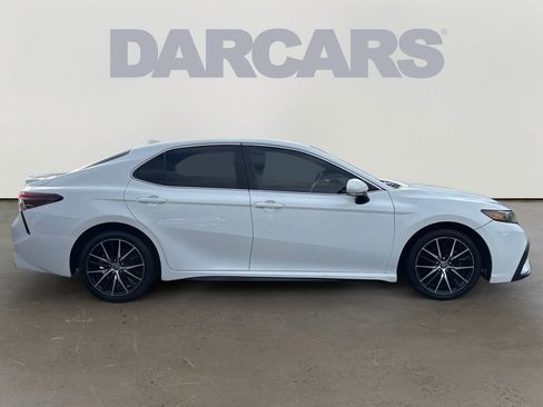 Used 2022 Toyota Camry SE FWD image 8