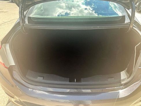 Used 2017 Chevrolet Cruze LT w/ Convenience Package FWD image 17