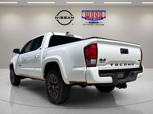 Used 2023 Toyota Tacoma SR5 w/ Technology Package AWD/4WD image 4