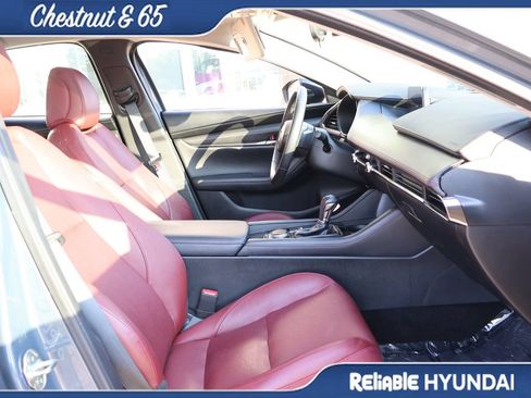 Used 2023 MAZDA MAZDA3 s FWD image 9