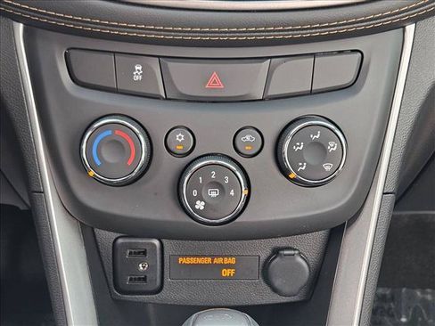 Used 2022 Chevrolet Trax LT w/ Driver Confidence Package AWD/4WD image 19