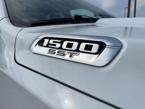 Used 2025 RAM 1500 Laramie image 10