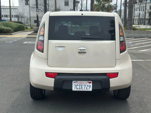 Used 2010 Kia Soul ! image 23