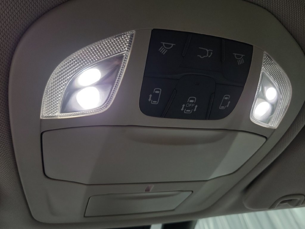 Used 2020 Chrysler Pacifica Touring FWD image 25