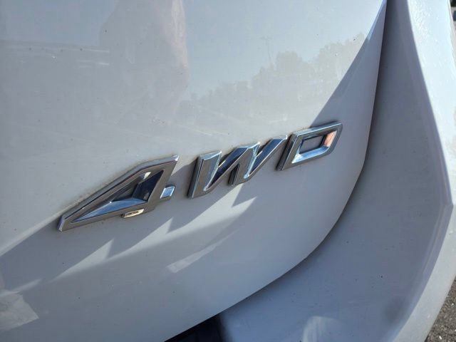 Used 2021 Ford Explorer XLT w/ Equipment Group 202A AWD/4WD image 9