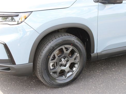 Used 2024 Honda Pilot TrailSport image 12