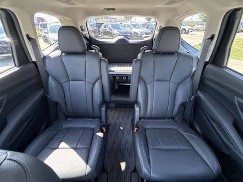 Used 2024 Subaru Ascent Limited AWD/4WD image 21