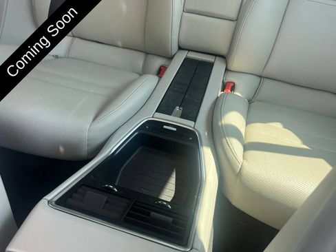 Used 2018 Porsche Panamera 4 AWD/4WD image 16