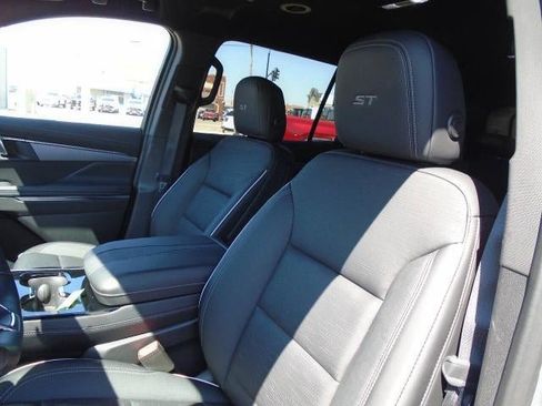 Used 2025 Buick Enclave Sport Touring AWD/4WD image 18