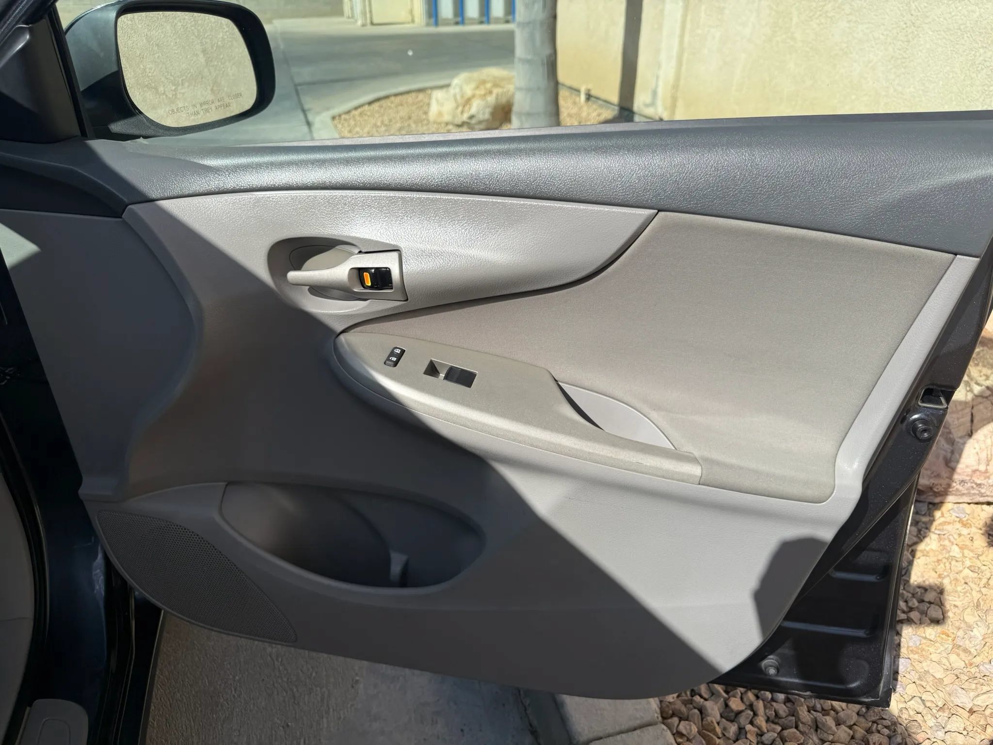 Used 2010 Toyota Corolla LE w/ All Weather Guard Pkg FWD image 14