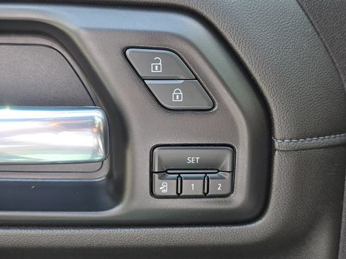 Used 2022 Chevrolet Silverado 2500 High Country w/ Technology Package AWD/4WD image 26