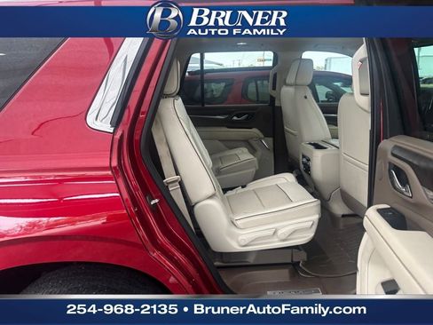 Used 2021 GMC Yukon Denali w/ Denali Premium Package image 18