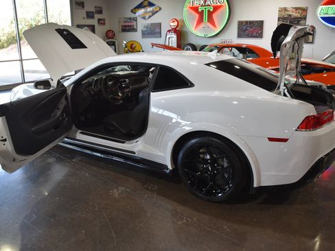 Used 2015 Chevrolet Camaro Z/28 RWD image 18