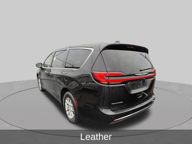Used 2026 Chrysler Pacifica Select FWD image 7